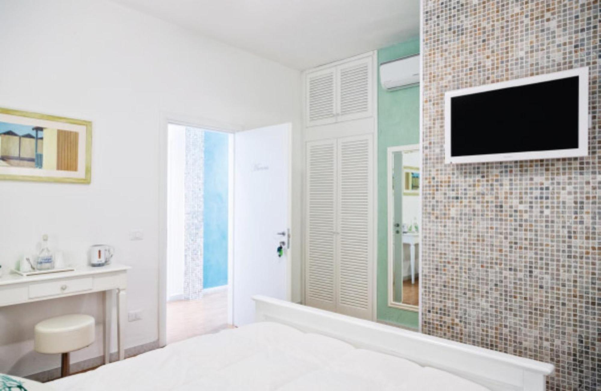 Bed And Breakfast Bagno Venezia Marina Di Carrara Exterior photo